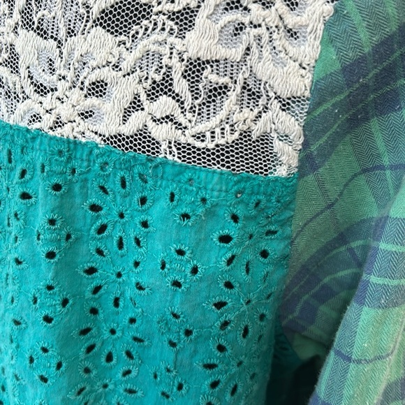 Miss Me Embroidered Flannel Button Down Shirt. Ladies Medium. - Picture 4 of 13